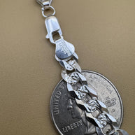 Long 925 silver Cuban chain with diamond-cut detailing and lobster clasp / 925 Cadena cubana de plata de ley diamantada y broche de langosta