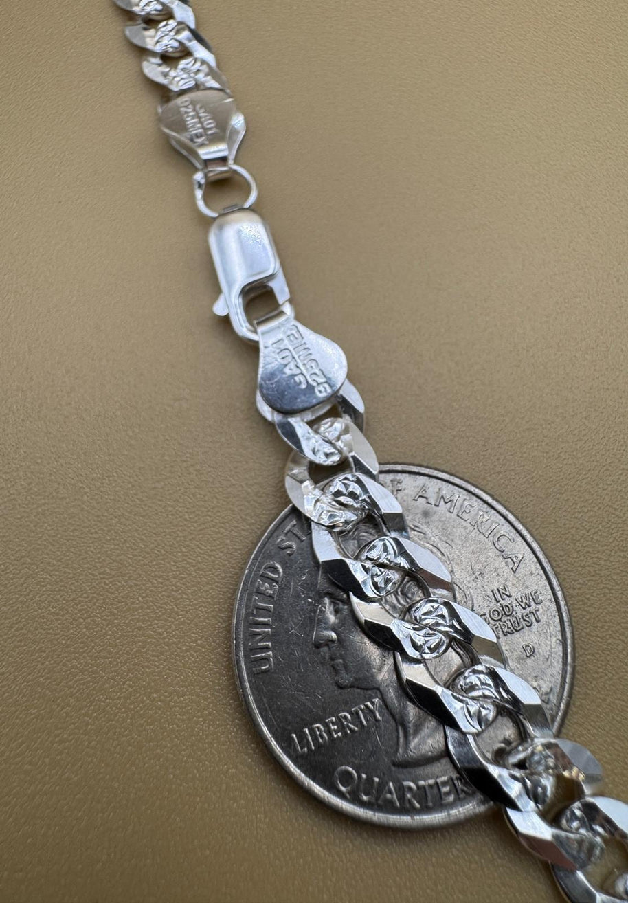 Long 925 silver Cuban chain with diamond-cut detailing and lobster clasp / 925 Cadena cubana de plata de ley diamantada y broche de langosta