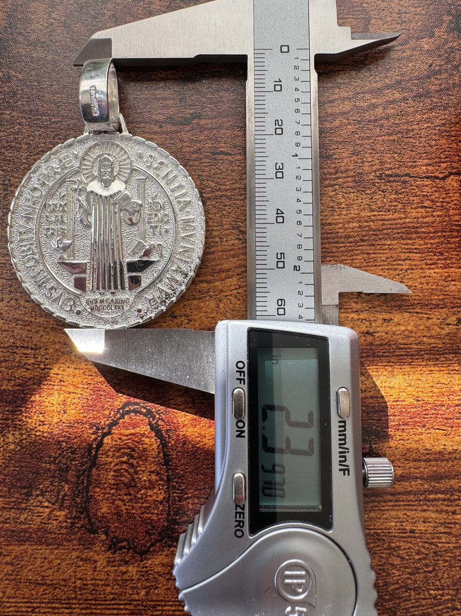MEDALLA de San Benito en Plata de Ley 925.