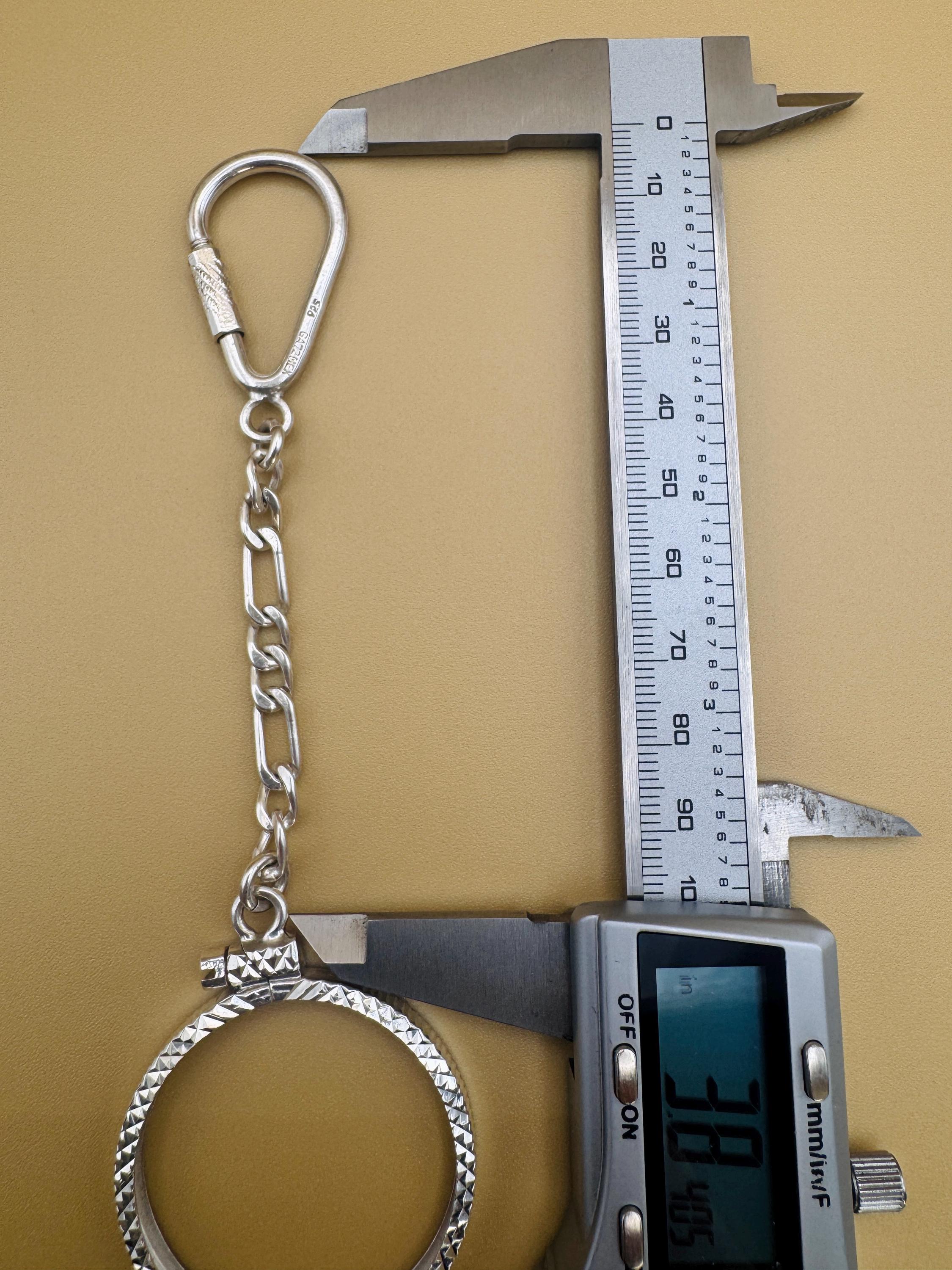925 sterling silver keychain with a coin bezel /  925 Plata llavero con Bizel