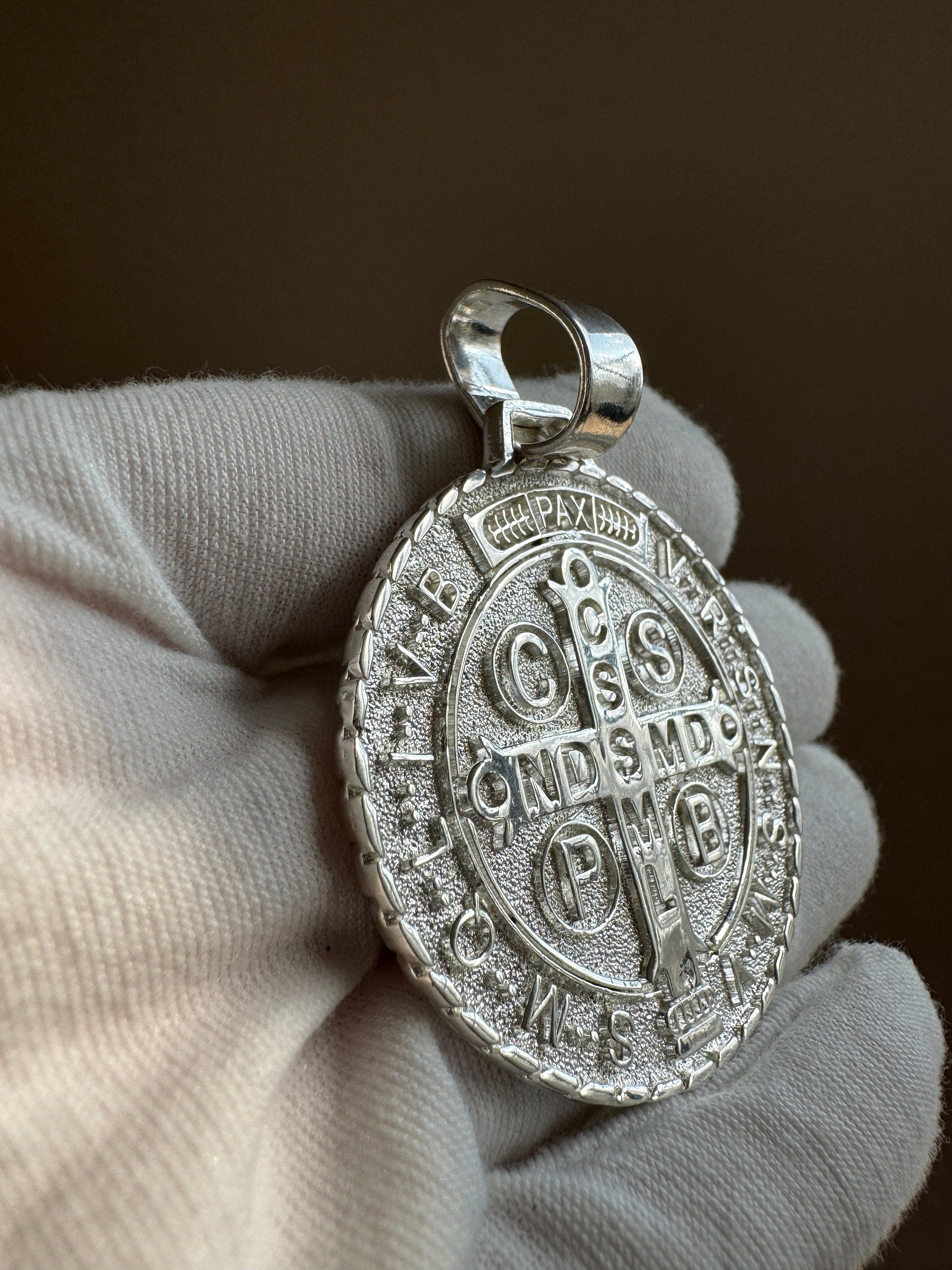 MEDALLA de San Benito en Plata de Ley 925.