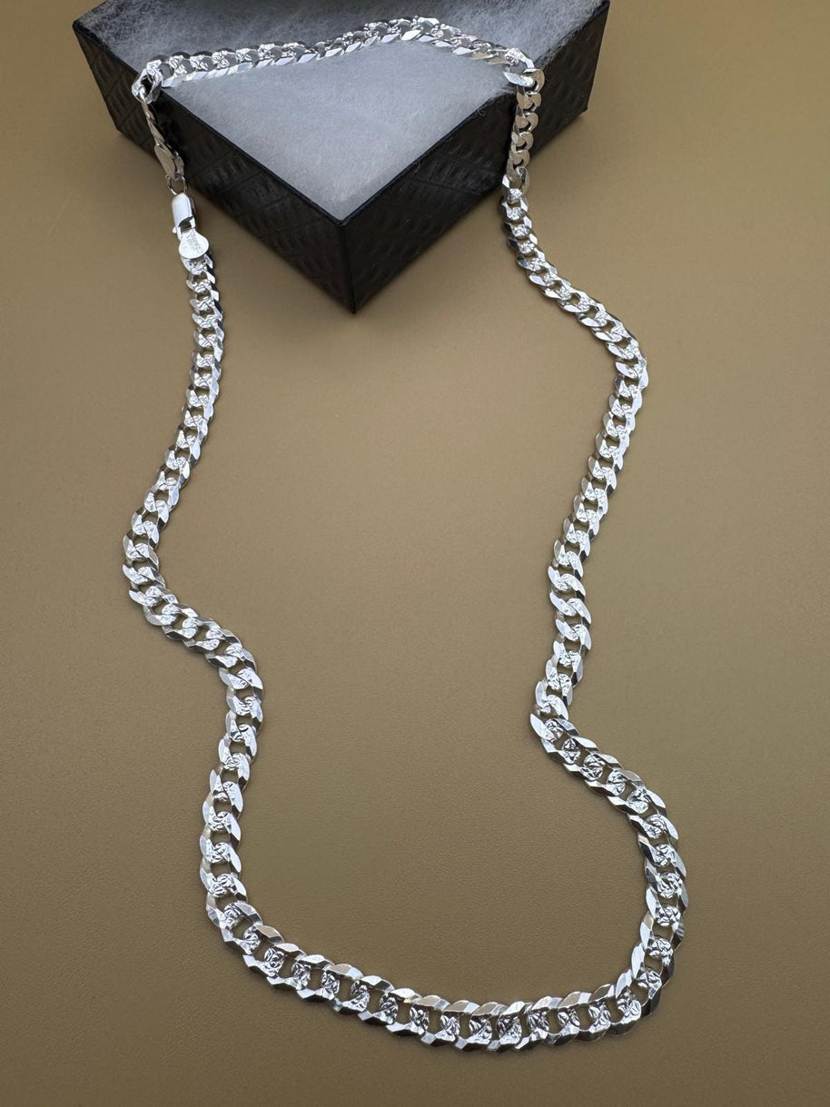 Long 925 silver Cuban chain with diamond-cut detailing and lobster clasp / 925 Cadena cubana de plata de ley diamantada y broche de langosta