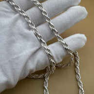 Elegant Italian 925 silver rope chain perfect for any occasion./Elegante cadena de plata italiana 925 Perfecta para cualquier ocasión