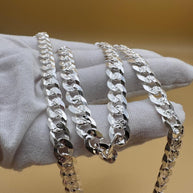 Long 925 silver Cuban chain with diamond-cut detailing and lobster clasp / 925 Cadena cubana de plata de ley diamantada y broche de langosta