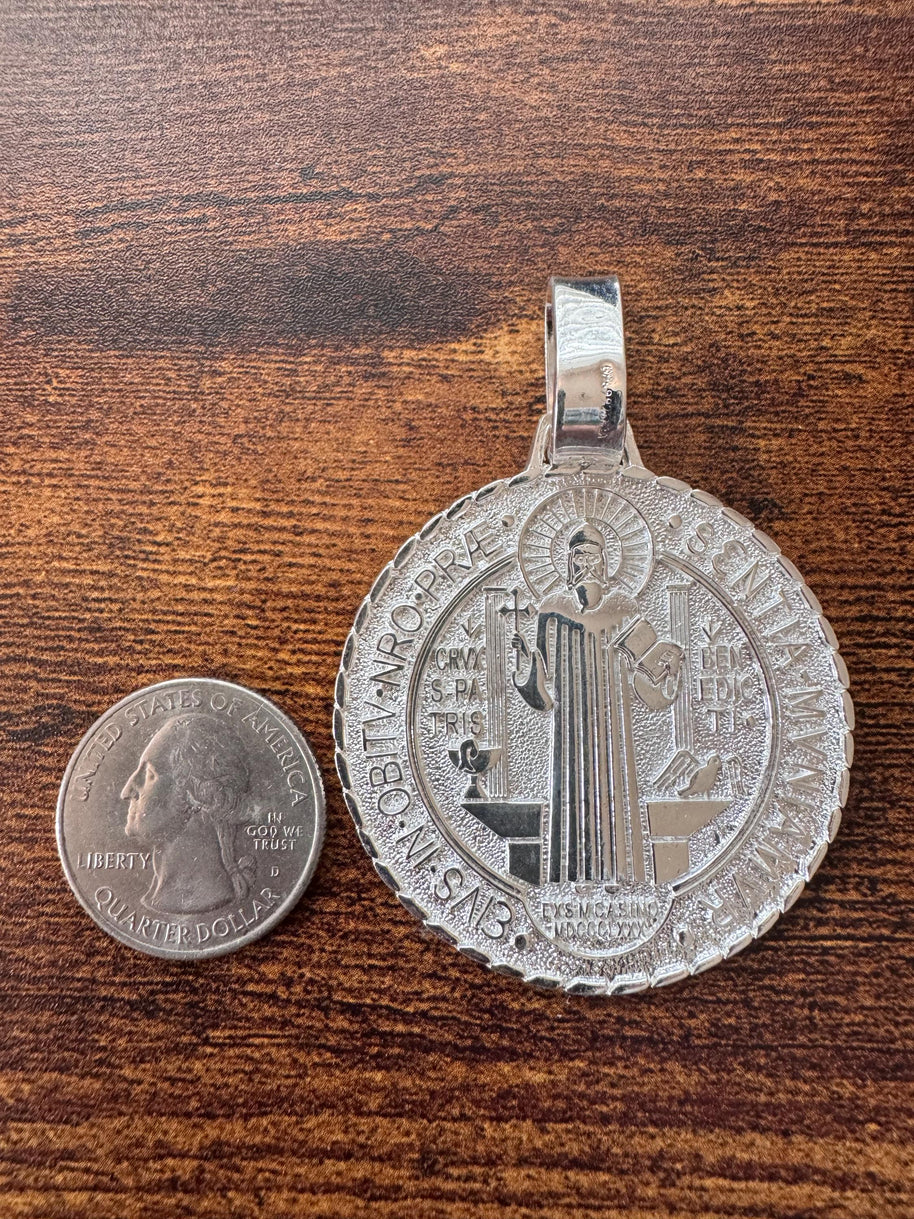MEDALLA de San Benito en Plata de Ley 925.