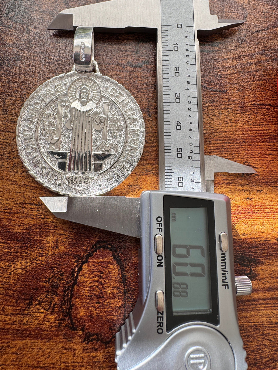 MEDALLA de San Benito en Plata de Ley 925.