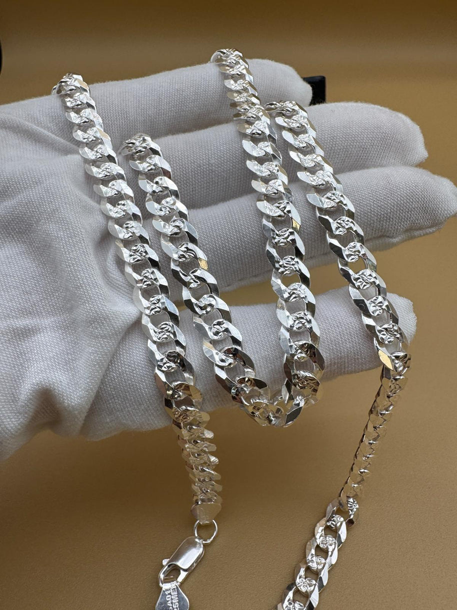 Long 925 silver Cuban chain with diamond-cut detailing and lobster clasp / 925 Cadena cubana de plata de ley diamantada y broche de langosta