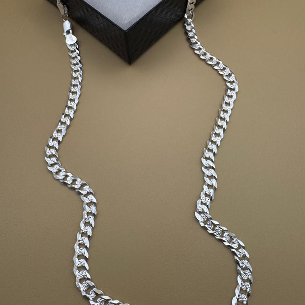 Long 925 silver Cuban chain with diamond-cut detailing and lobster clasp / 925 Cadena cubana de plata de ley diamantada y broche de langosta