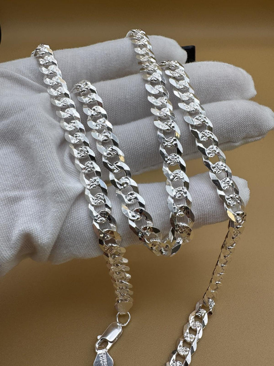 Long 925 silver Cuban chain with diamond-cut detailing and lobster clasp / 925 Cadena cubana de plata de ley diamantada y broche de langosta