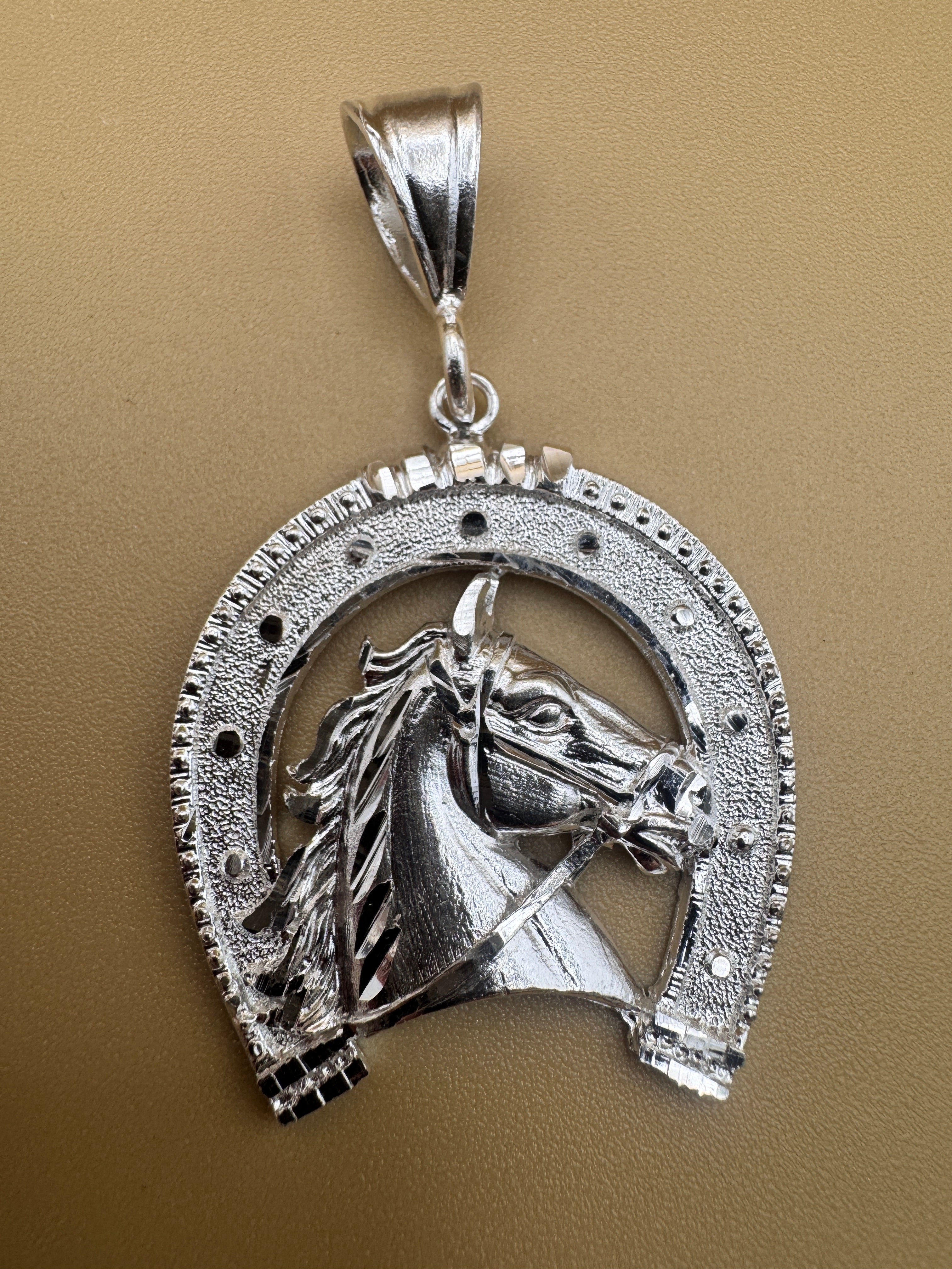 925 Sterling Silver Horse Head Horseshoe Pendant