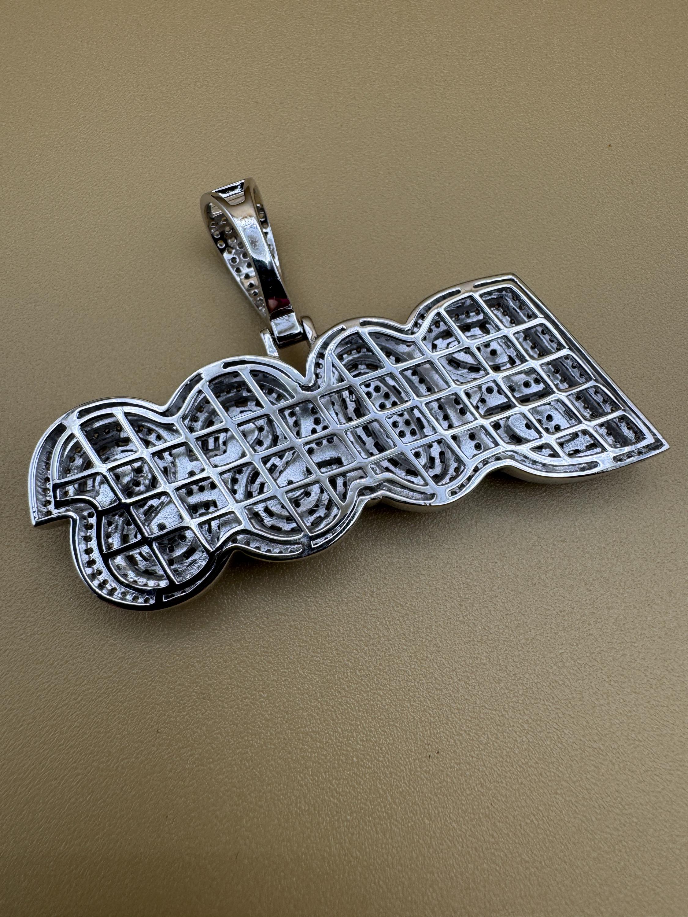925 Sterling Silver BOSS Pendant - Made in Italy with dazzling detail - Dije BOSS en Plata de Ley 925 - Italiano con detalles deslumbrantes