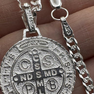 925 Sterling Silver St. Benedict the Protector | Plata 925 cadena con medalla San Benito Santo Protector