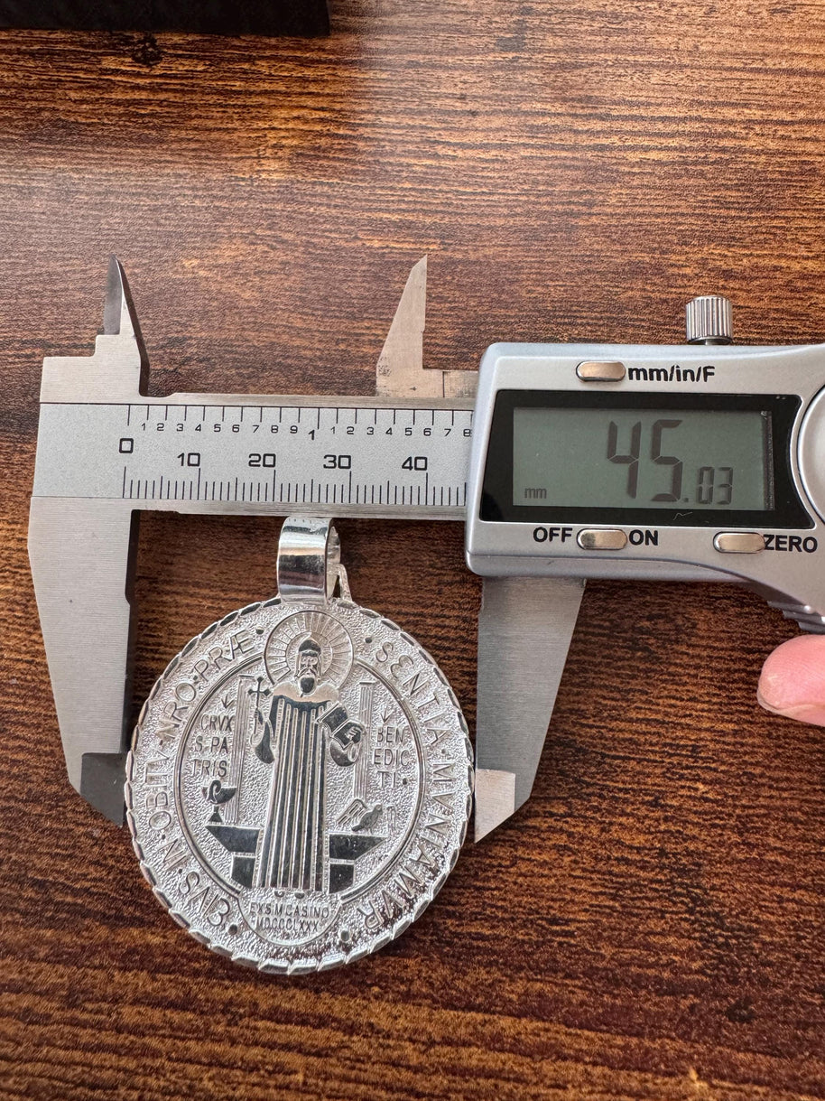 MEDALLA de San Benito en Plata de Ley 925.