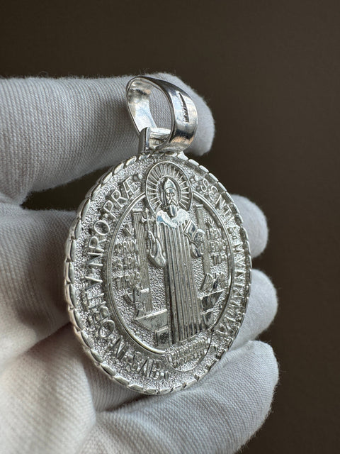 MEDALLA de San Benito en Plata de Ley 925.