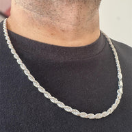 Elegant Italian 925 silver rope chain perfect for any occasion./Elegante cadena de plata italiana 925 Perfecta para cualquier ocasión