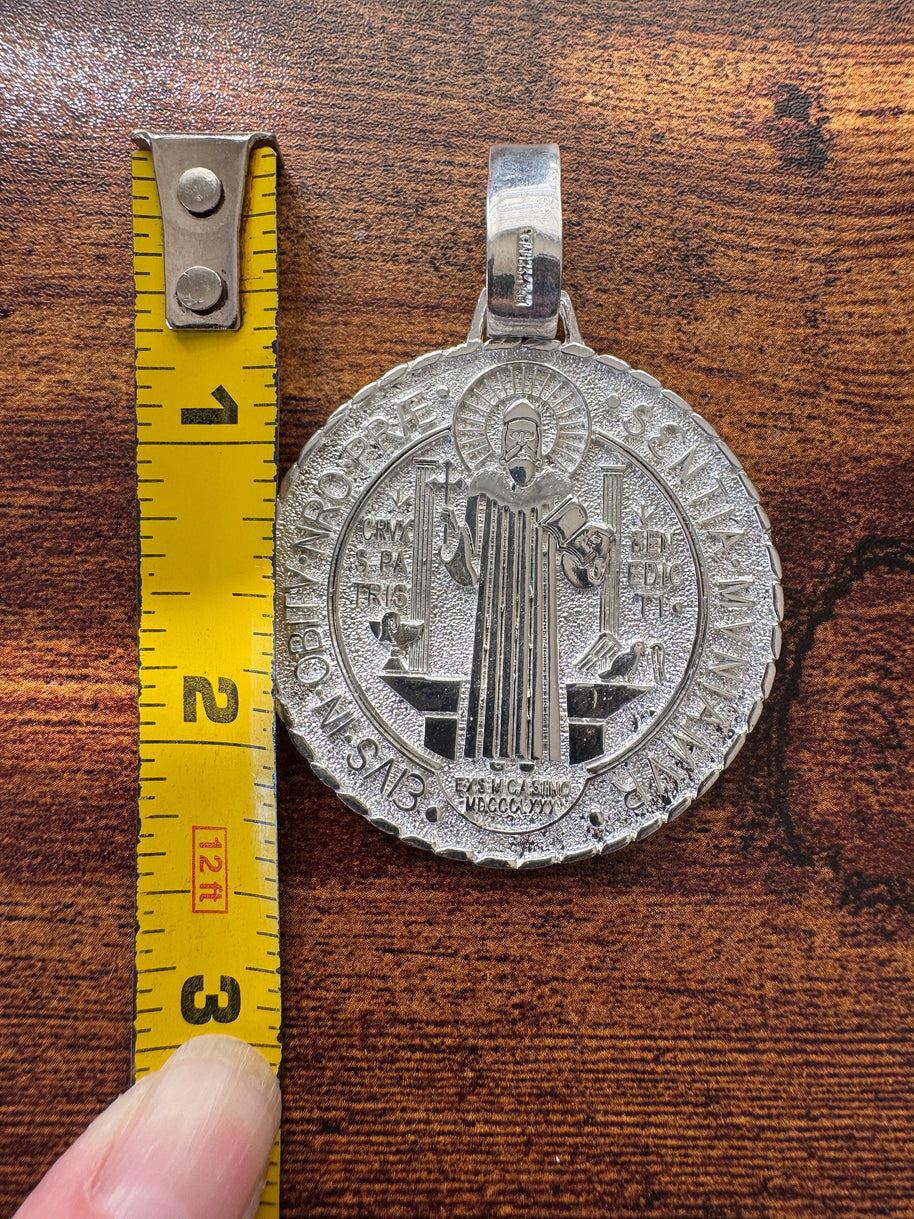MEDALLA de San Benito en Plata de Ley 925.