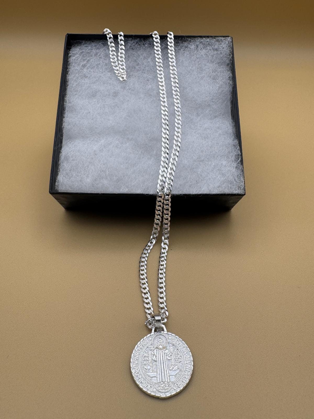925 Sterling Silver St. Benedict the Protector | Plata 925 cadena con medalla San Benito Santo Protector